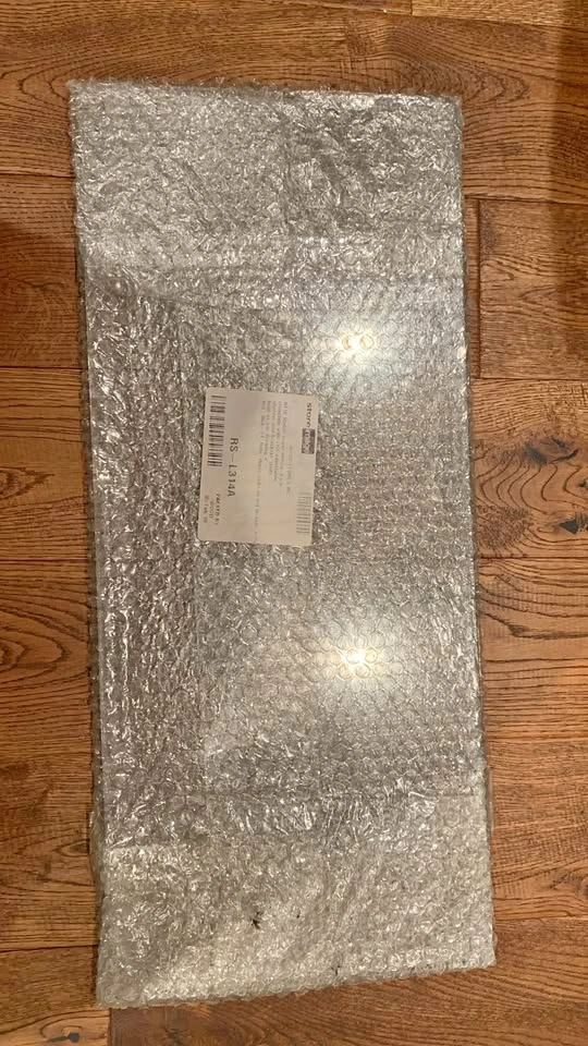 Large Quantity of Tempered Glass Shelves