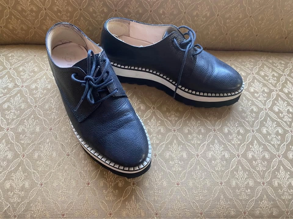 Gadea black and white oxfords