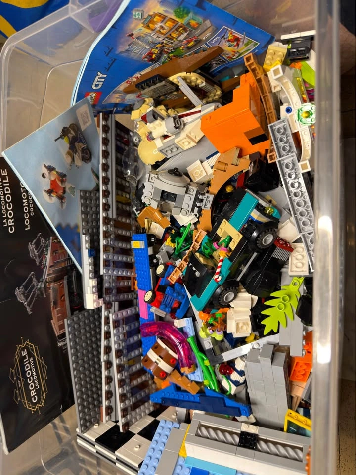 LEGO Bulk Lot 15.6 lbs Mixed Bricks with Special Parts - photo 2