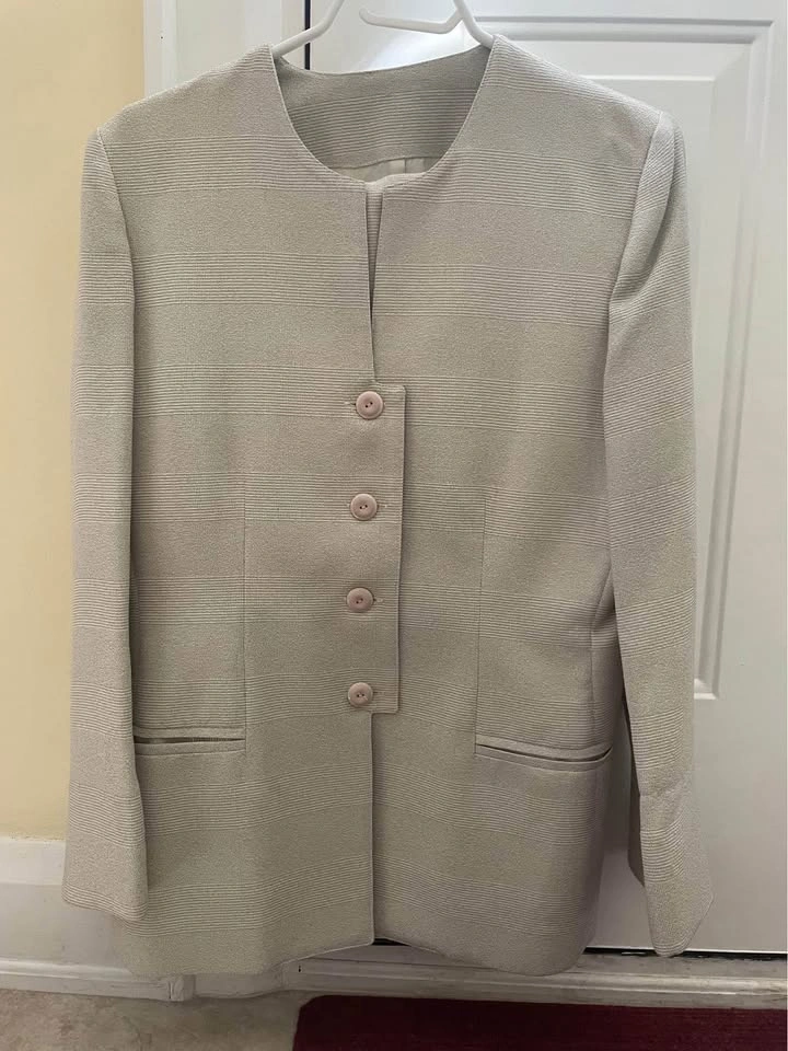 Viscose and polyester women’s blazer and skirt size 46