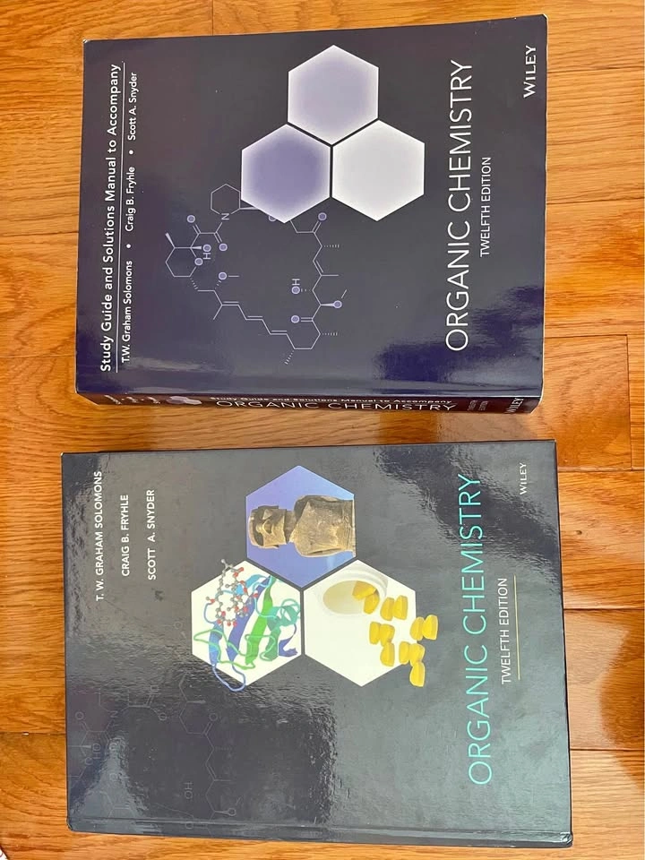 Hardcover Solomons Organic Chemistry textbook and solutions manu