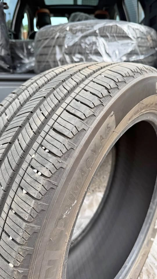 Michelin Primacy A/S 235/55R19 – Set of 4 – Almost New