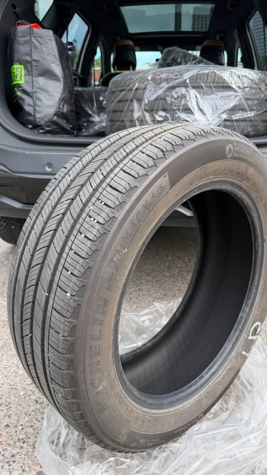 Michelin Primacy A/S 235/55R19 – Set of 4 – Almost New - photo 2