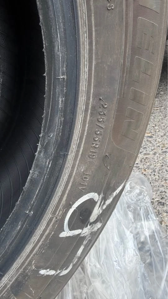 Michelin Primacy A/S 235/55R19 – Set of 4 – Almost New - photo 4
