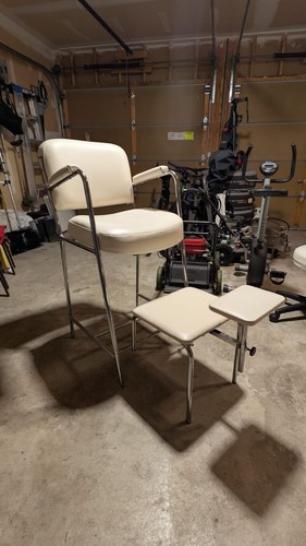 White Manicure Pedicure Chair with foot rest - photo 2