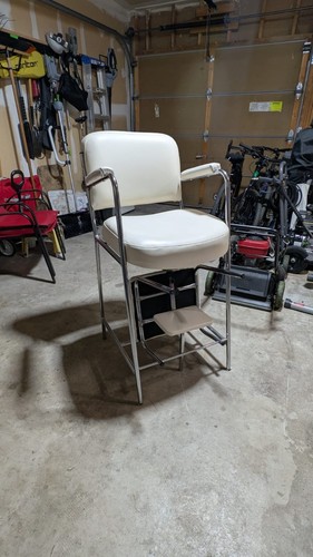 White Manicure Pedicure Chair with foot rest - photo 3