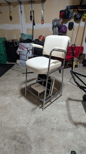 White Manicure Pedicure Chair with foot rest - photo 4