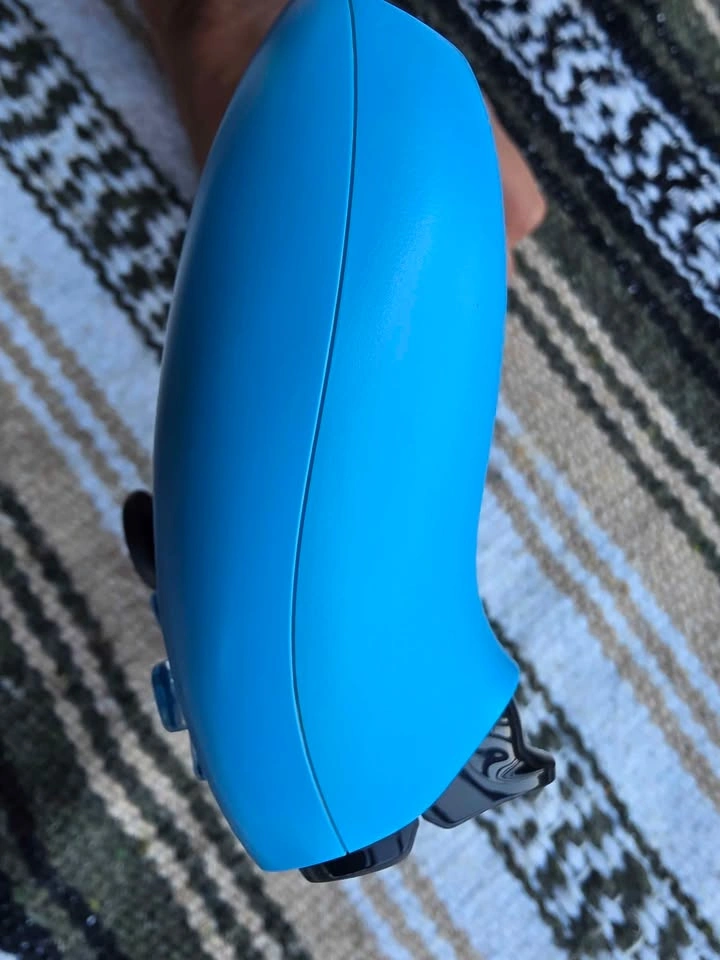Official Blue PS5 DualSense controller - photo 3