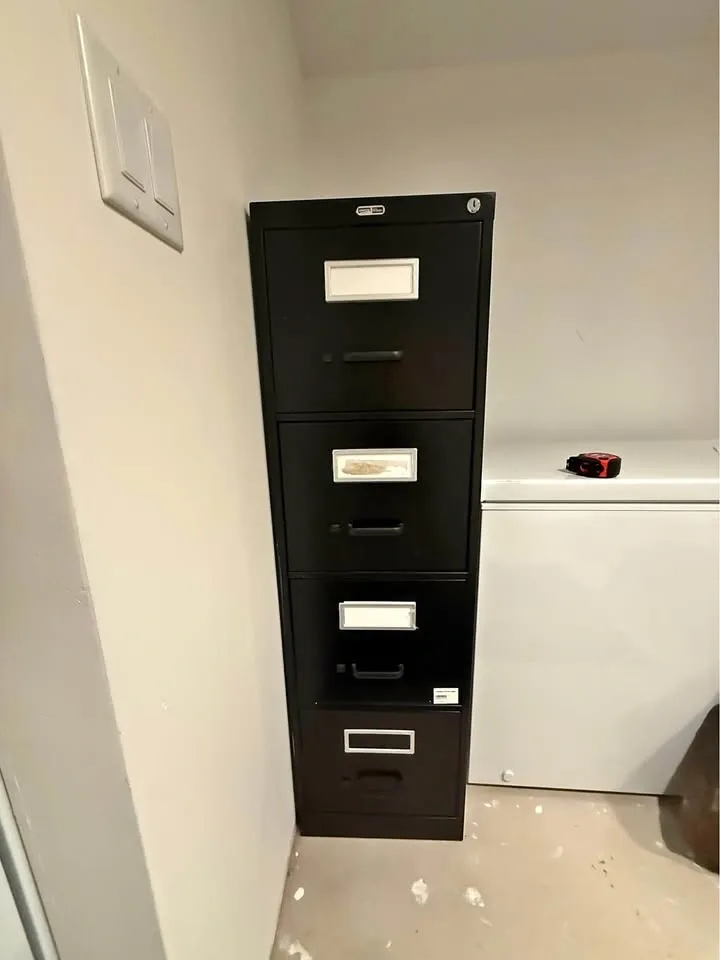 4-Drawer Locking Steel Filing Cabinet – Excellent Condition