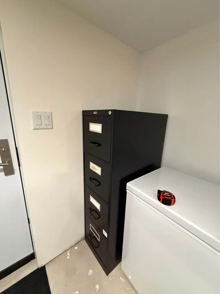 4-Drawer Locking Steel Filing Cabinet – Excellent Condition - photo 2