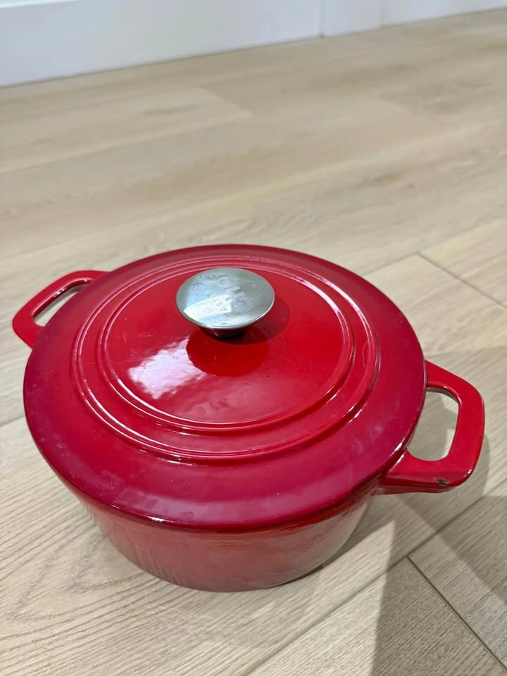 MOVE GO - Master Chef 2.8 Qt Enameled Cast Iron Dutch Oven