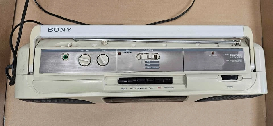 Vintage SONY CFS-201 Boombox Radio - AM/FM Only - photo 2