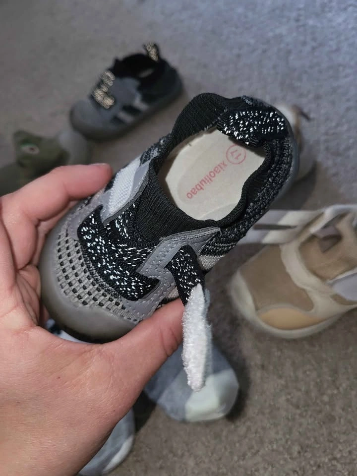 Infant size 6 (15-18 month) shoes and socks - photo 4
