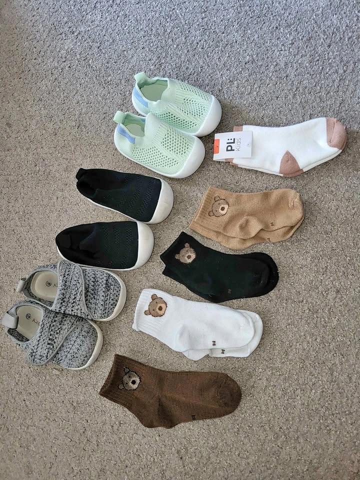12-15 month infant size 5 shoes and socks