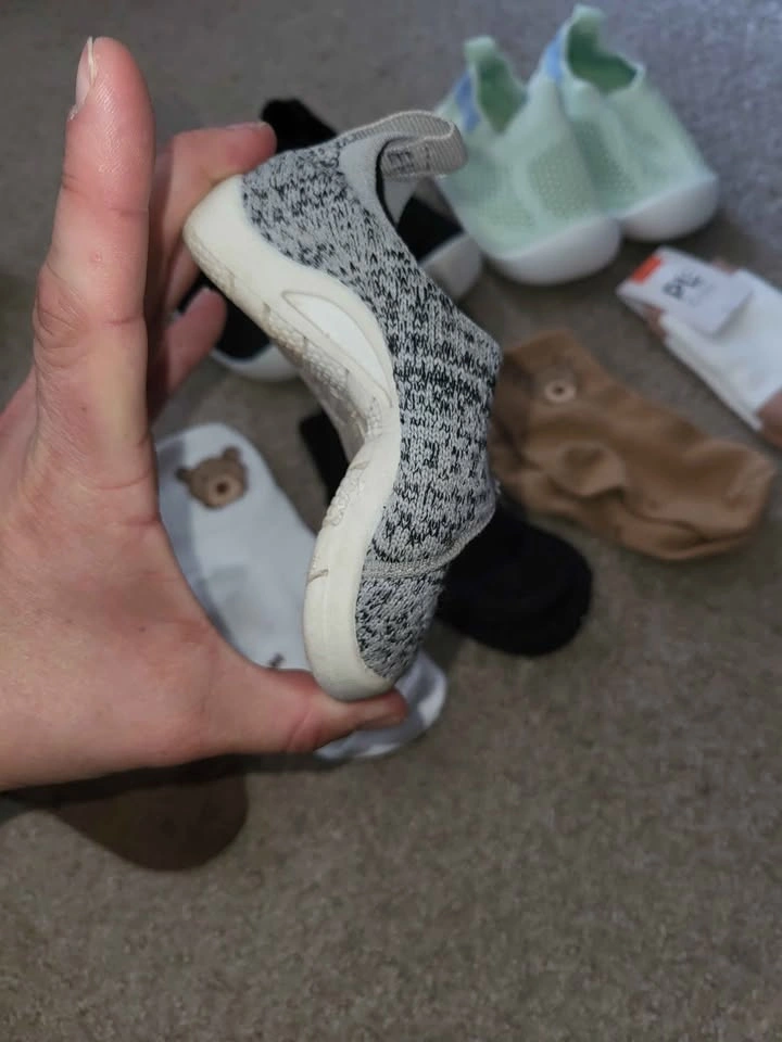 12-15 month infant size 5 shoes and socks - photo 2