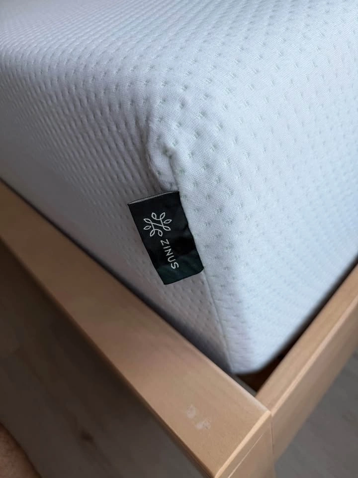 Queen Memory Foam Mattress 12 Inch - photo 2