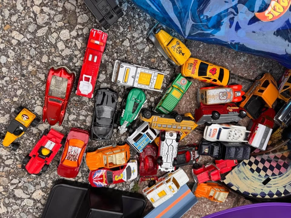 Hot Wheels Bundle - photo 2