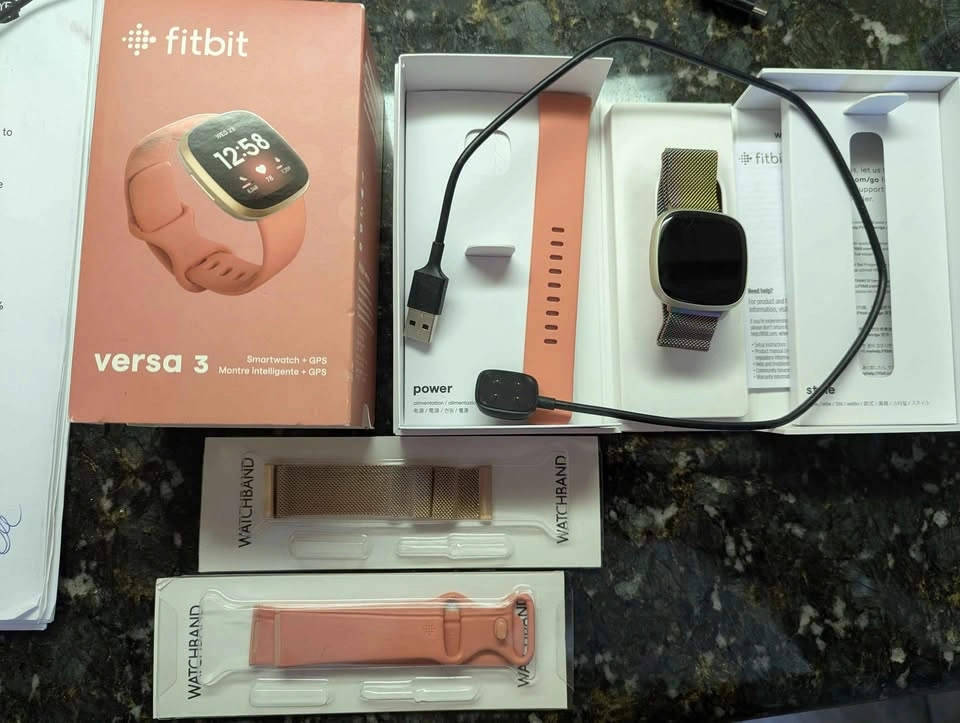 Fitbit Versa 3 fully functional - photo 3