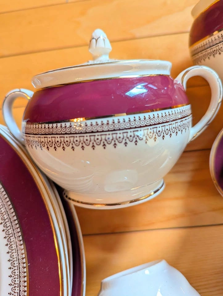 Burgundy Gold 8 PC Dinnerware Set with Serving Pieces - photo 3