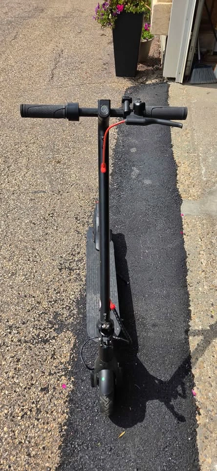 iScooter Electric Scooter – AS IS / FOR PARTS - photo 4