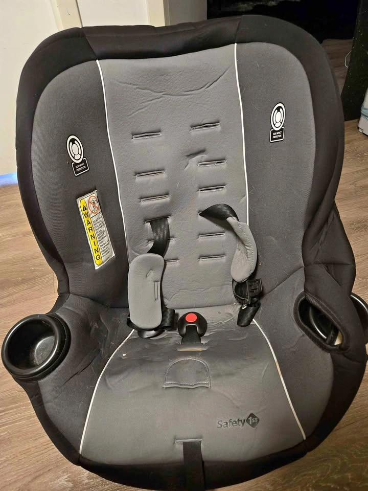 Safety 1st EasyGrow 2-in-1 Convertible Car Seat (Good Until 2031