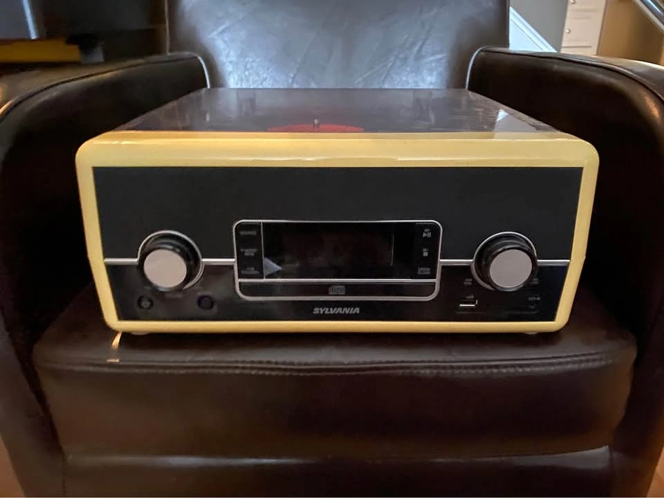 Retro Sylvania Record Player / Turntable Stereo + Records - photo 2