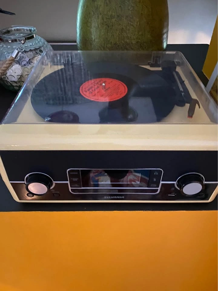 Retro Sylvania Record Player / Turntable Stereo + Records - photo 3
