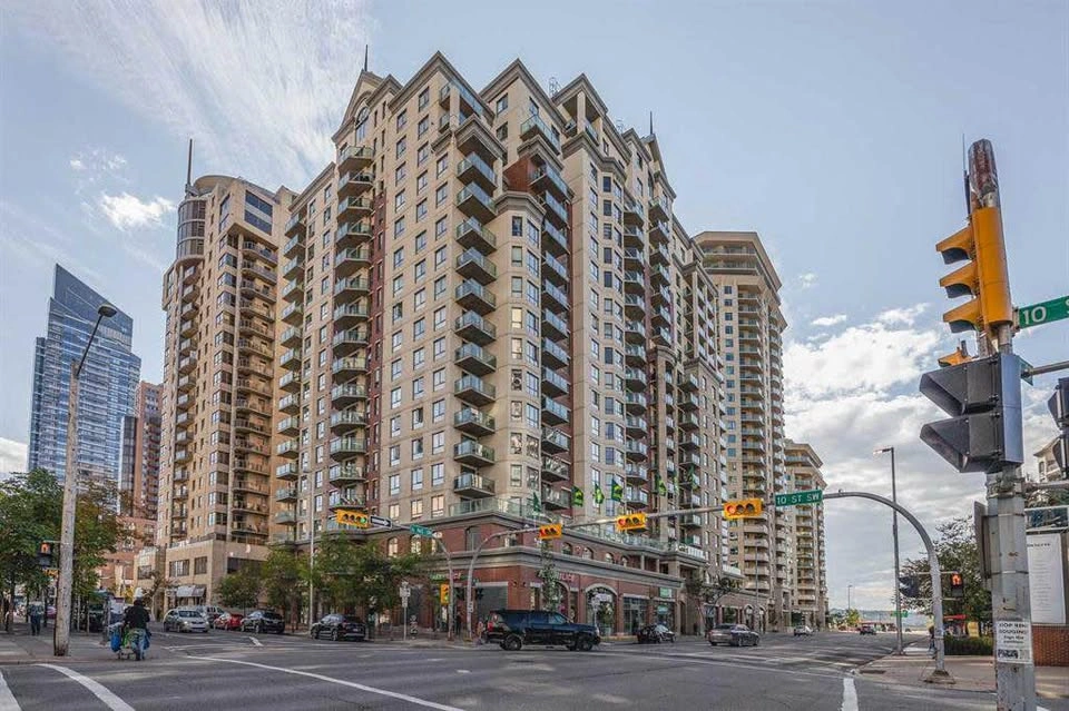 2 Beds 1 Bath - Apartment - photo 2