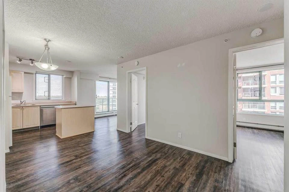 2 Beds 1 Bath - Apartment - photo 3