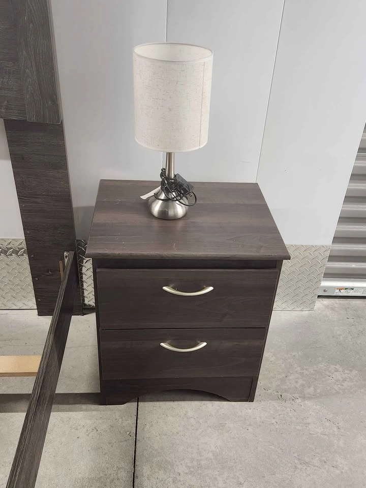 🇨🇦  Queen Bedroom Set - The Brick - photo 3