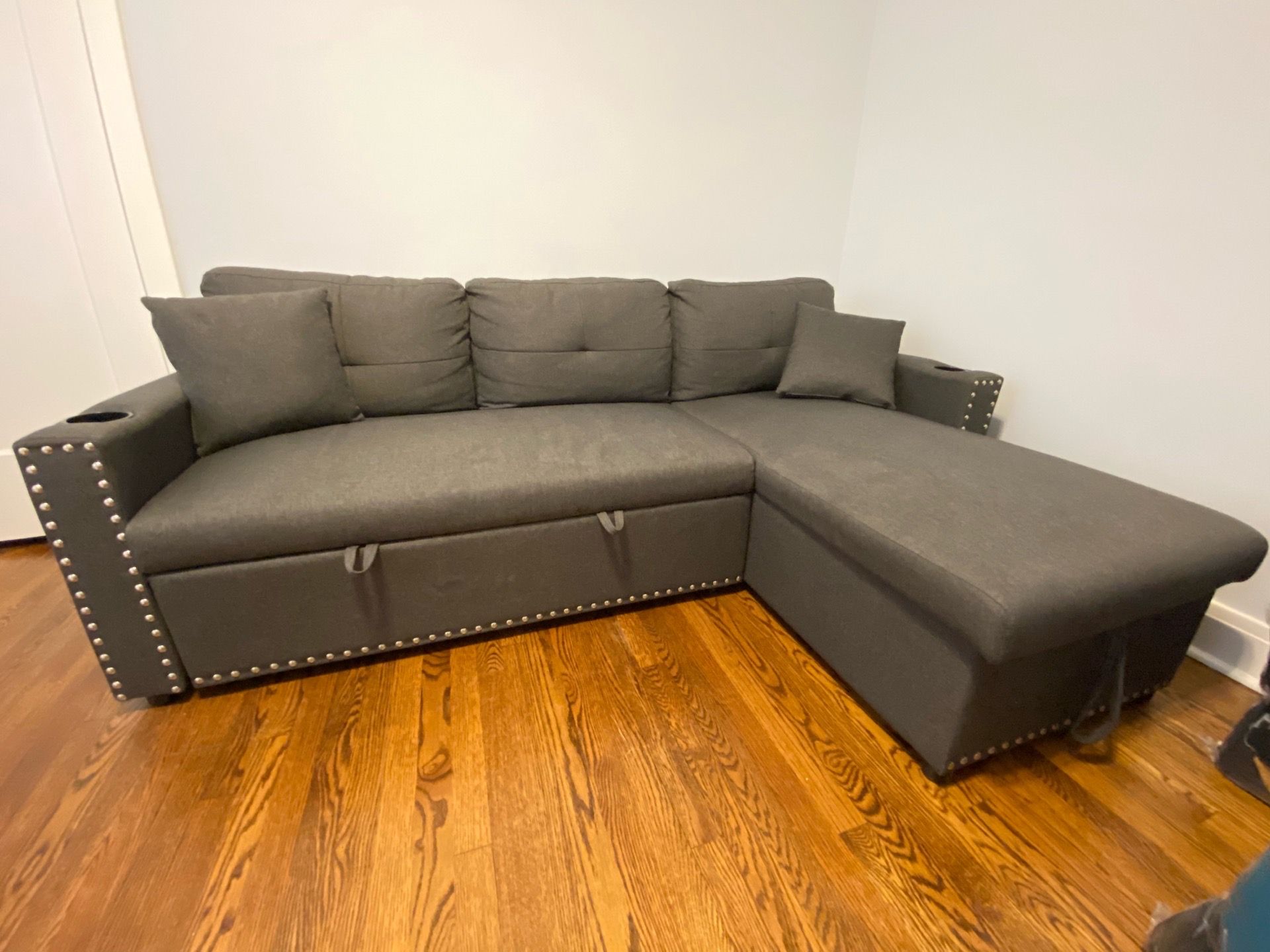 Sleeper Sofa with Storage Chase & 2 cup holders!