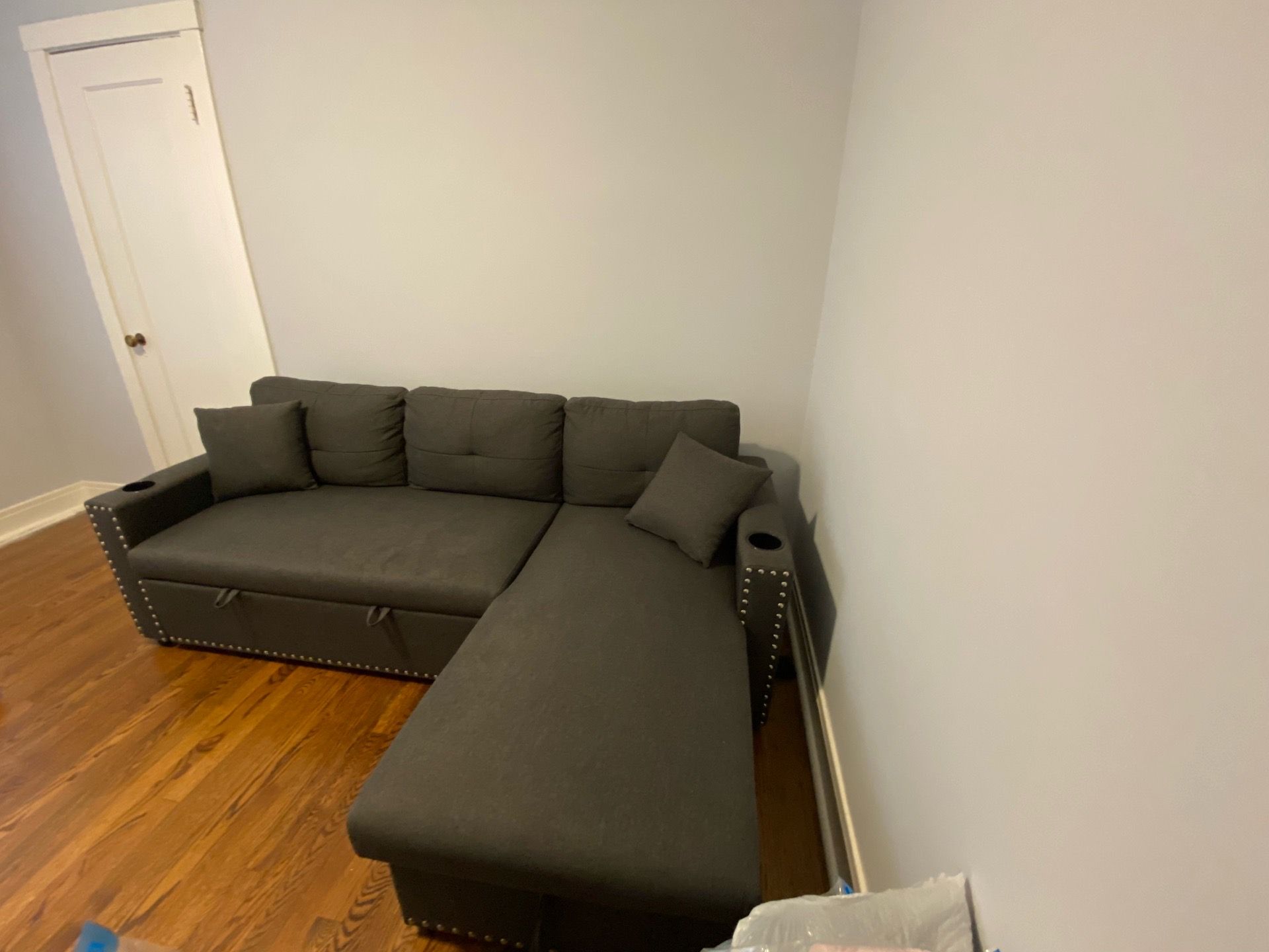 Sleeper Sofa with Storage Chase & 2 cup holders! - photo 2