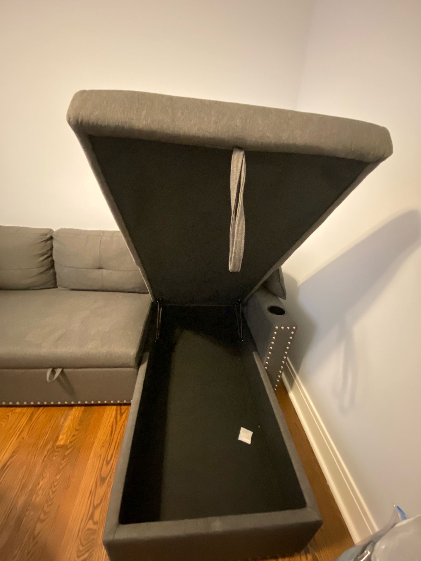 Sleeper Sofa with Storage Chase & 2 cup holders! - photo 4