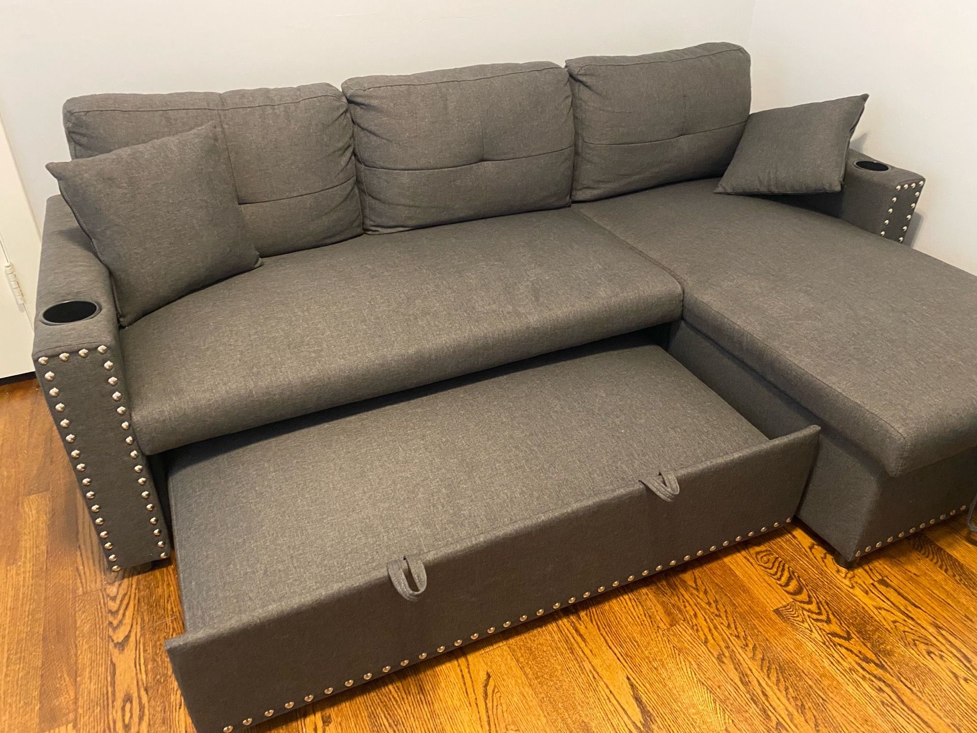 Sleeper Sofa with Storage Chase & 2 cup holders! - photo 5