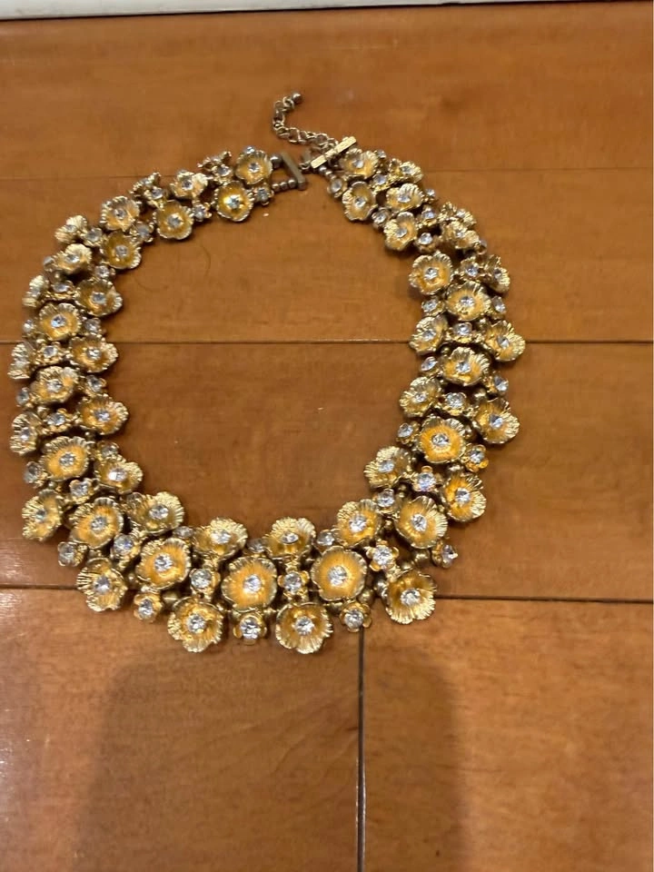 Vintage Gold-Tone Floral Rhinestone Statement Necklace - photo 2