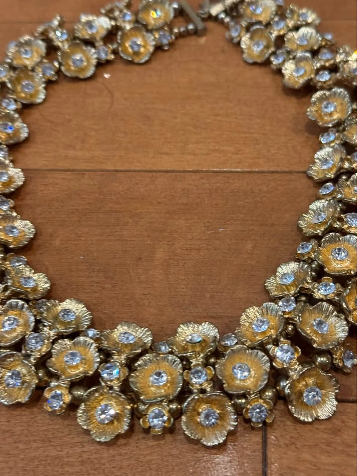 Vintage Gold-Tone Floral Rhinestone Statement Necklace - photo 3