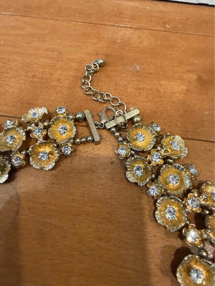 Vintage Gold-Tone Floral Rhinestone Statement Necklace - photo 4