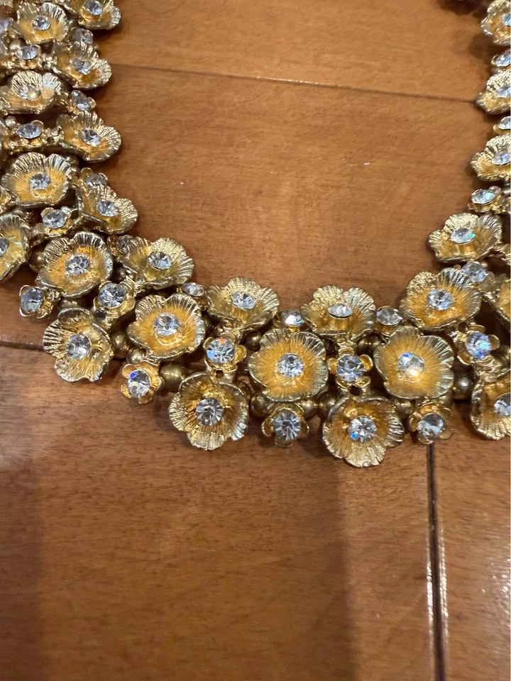Vintage Gold-Tone Floral Rhinestone Statement Necklace - photo 5