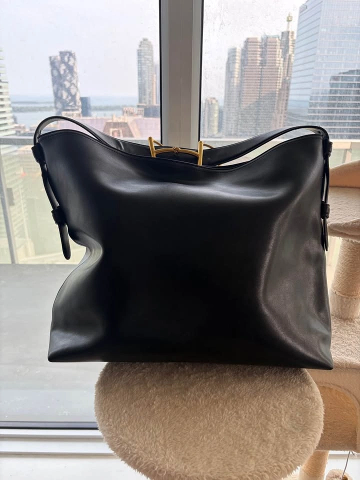 Horsebit Chain Large Shoulder Bag - photo 2