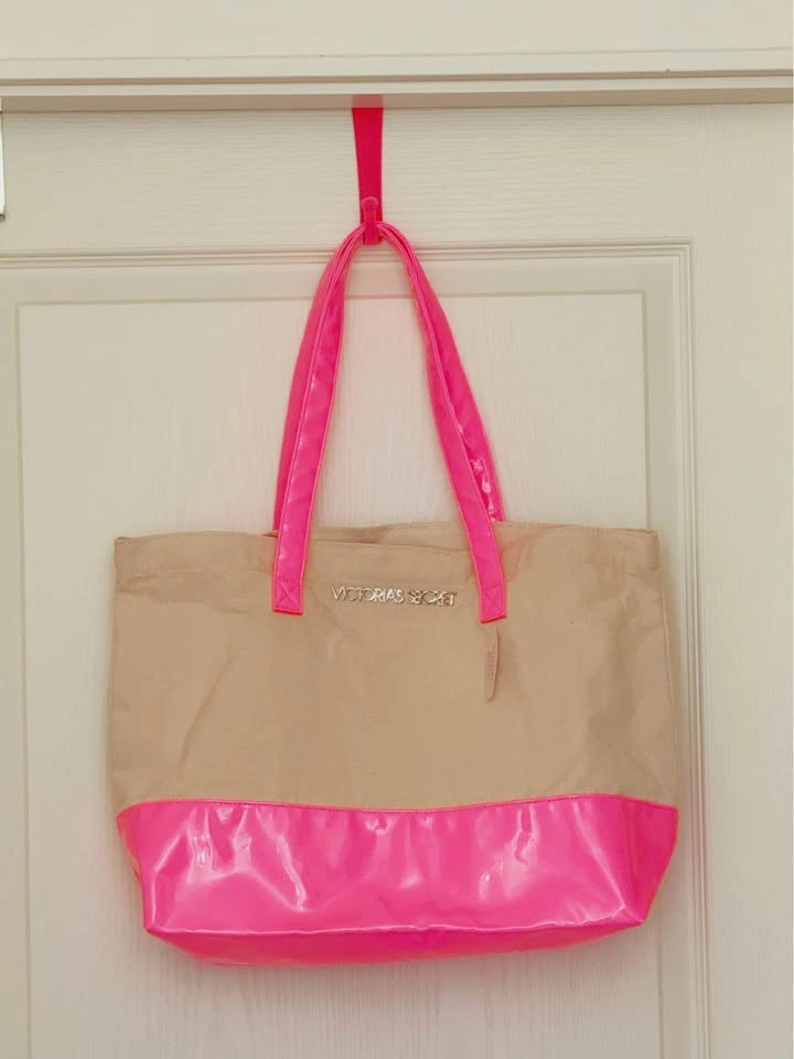 Victoria’s Secret Beach Tote - photo 5