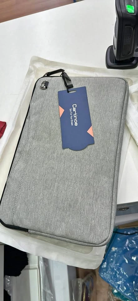 Bag for macbook or laptops nice 2 colors