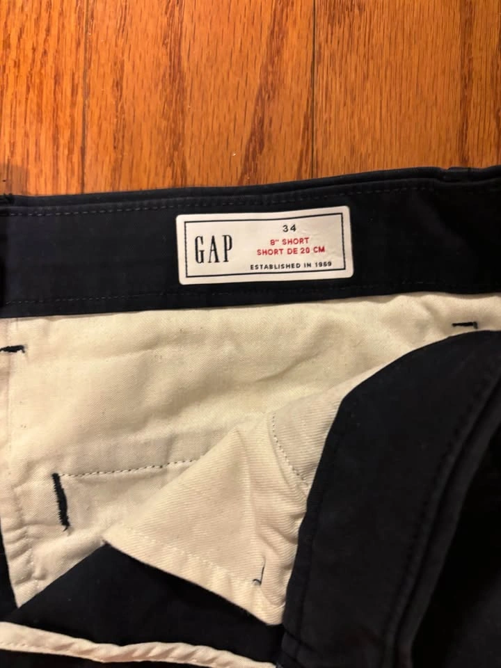 Gap 8" Shorts - Size 34 - photo 4