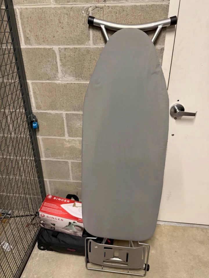 Singer SteamCraft Plus Iron and Ironing Board - photo 2