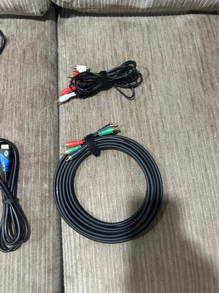 HDMI and RCA Cable Bundle - photo 4