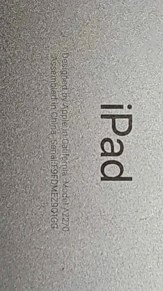 iPad 8th gen with keyboard case - photo 3