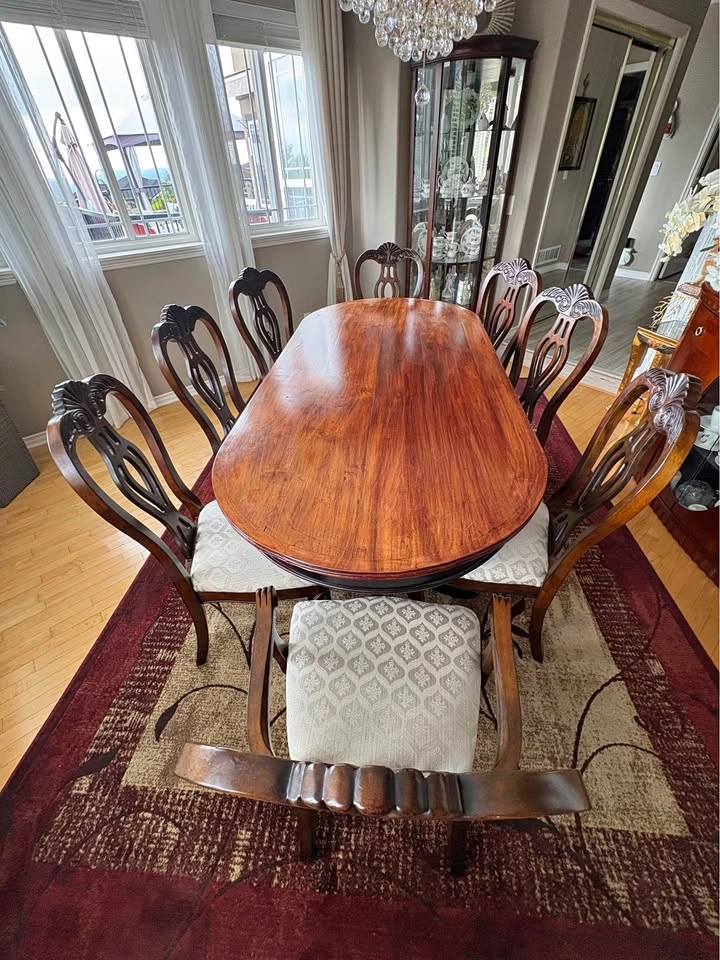 Traditional Teakwood Finish Dining Table with 8 Chairs