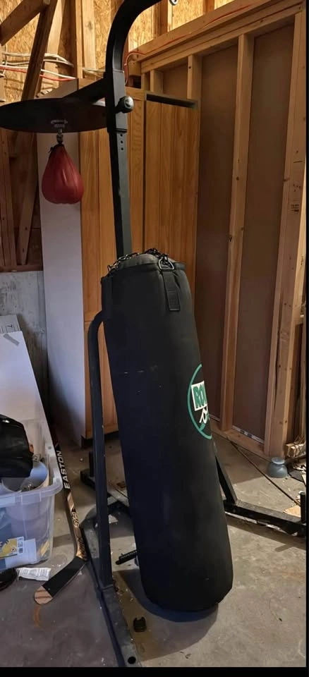 Dual Station Heavy Bag Stand TKO with Free Elliptical - photo 2