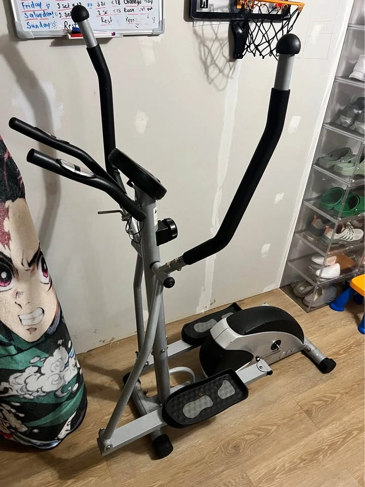 Dual Station Heavy Bag Stand TKO with Free Elliptical - photo 5