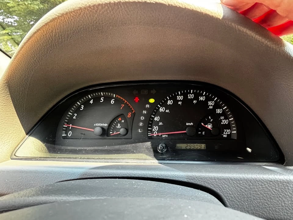 2004 Toyota Camry - photo 2