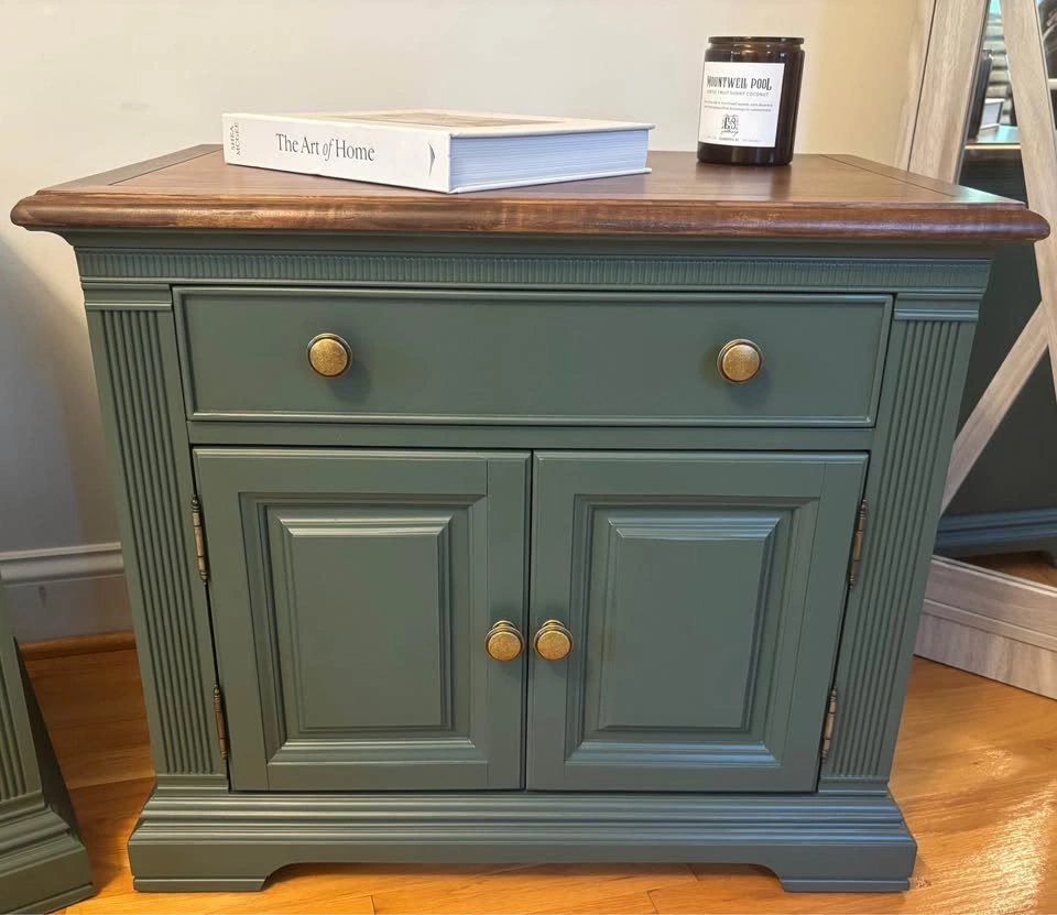 Refinished Bernhardt Solid Wood End Tables / Nightstands - photo 3